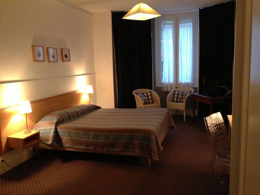 Hotel Val Flores Logis Biarritz Exteriör bild